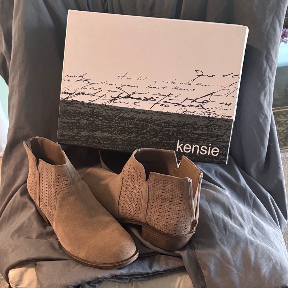 Kensie Women's Brown Ankle Booties